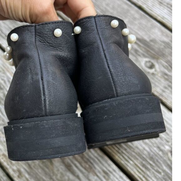 LD Tuttle Pearl Trim Black Leather Booties 7 - Picture 7 of 12